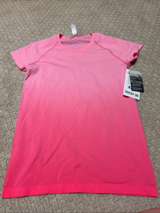 lululemon athletica Tops - Lululemon Swiftly Tech Short Sleeve 2.0 Ombré pink flaw NWT 8